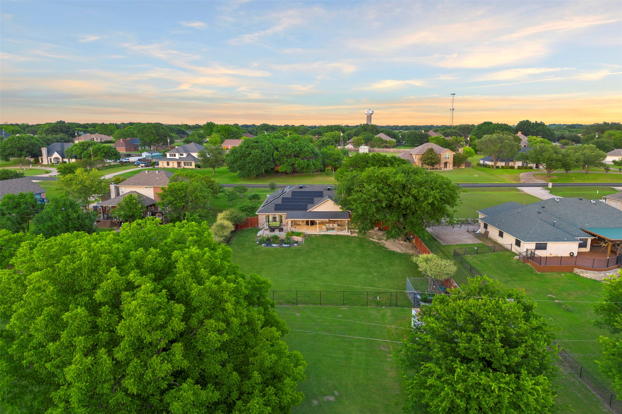 909 Summer Hill Lane Red Oak TX 75154