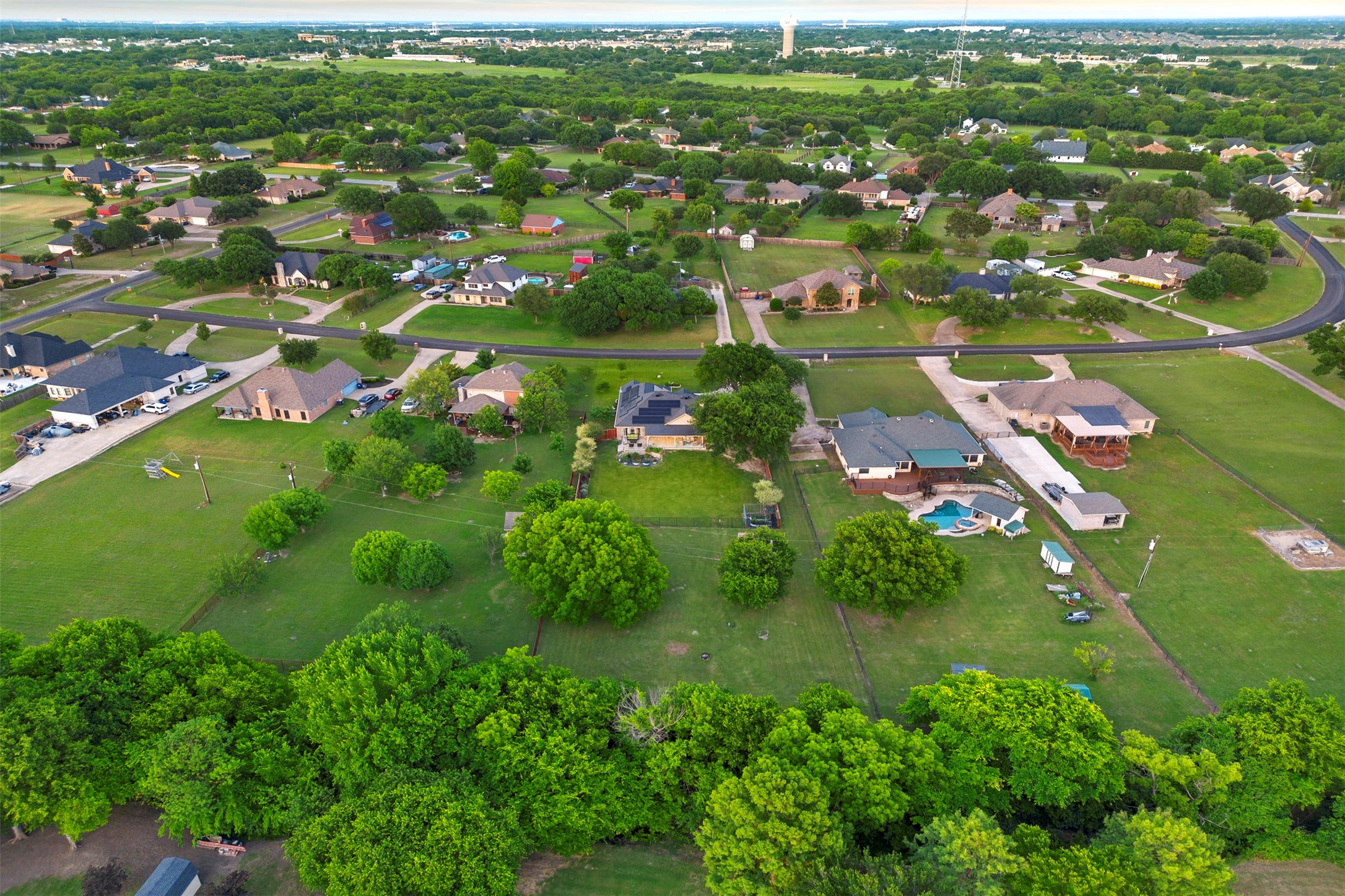 909 Summer Hill Lane Red Oak TX 75154