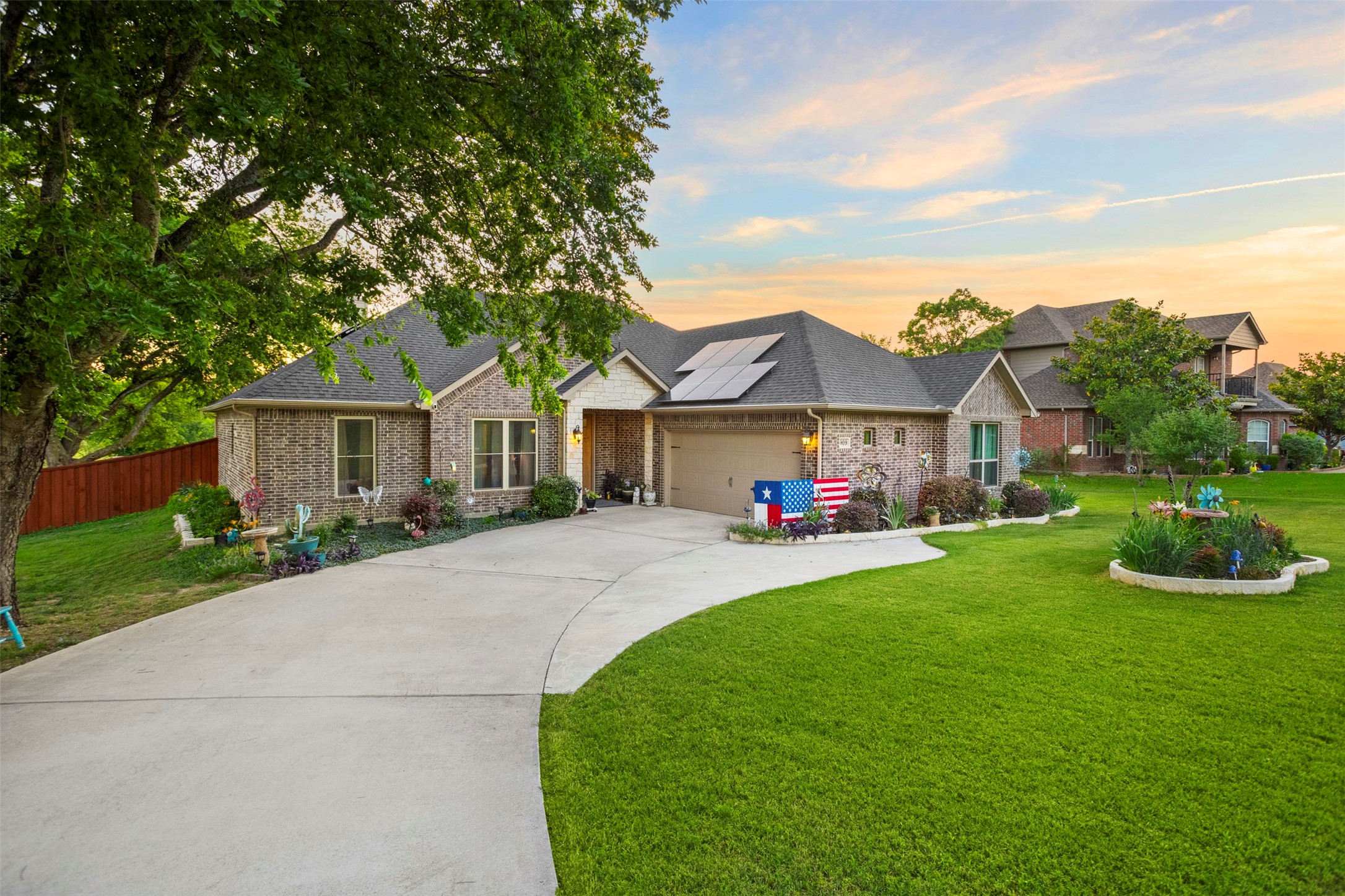 909 Summer Hill Lane Red Oak TX 75154