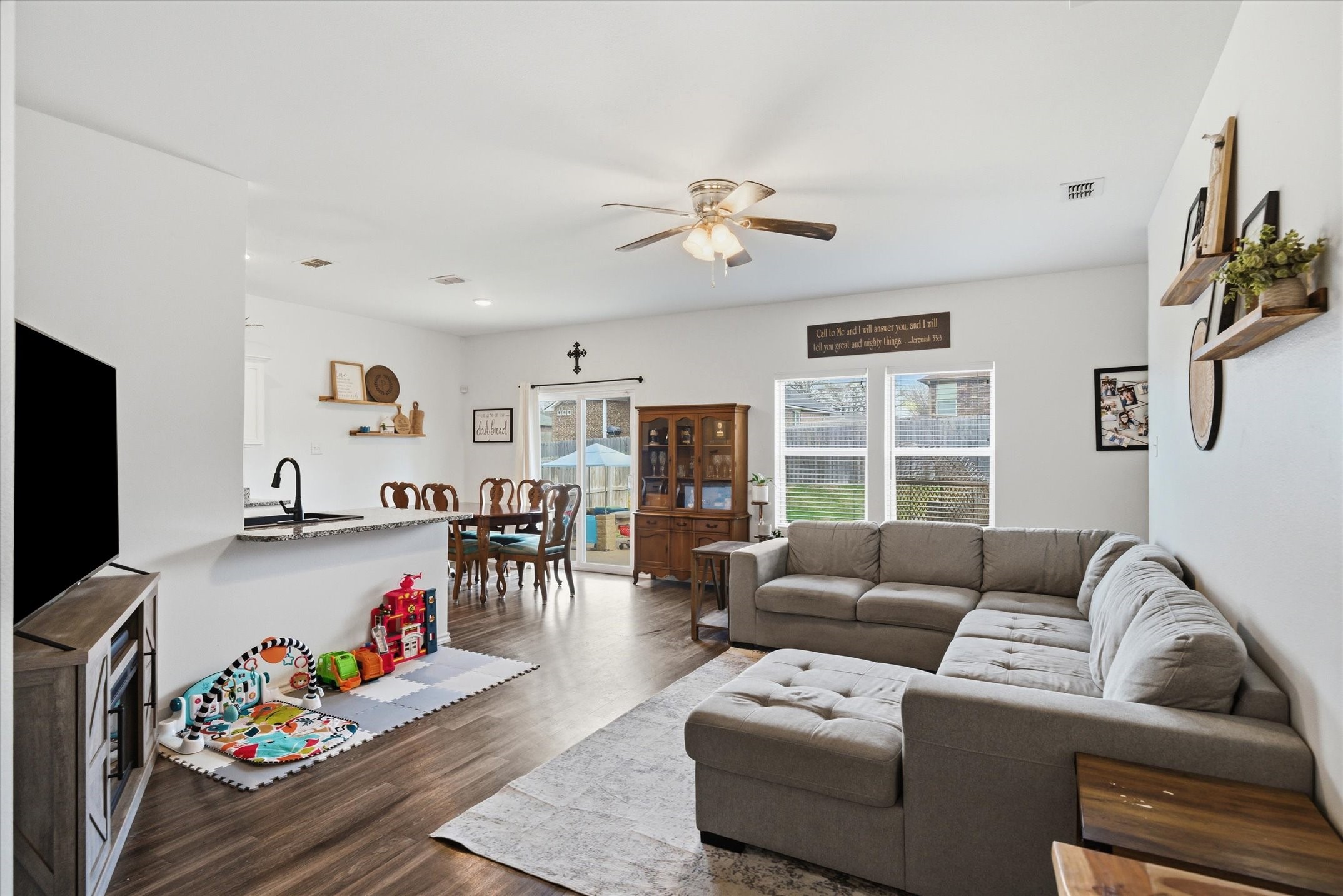 17494 Stacy Street Lindale TX 75771