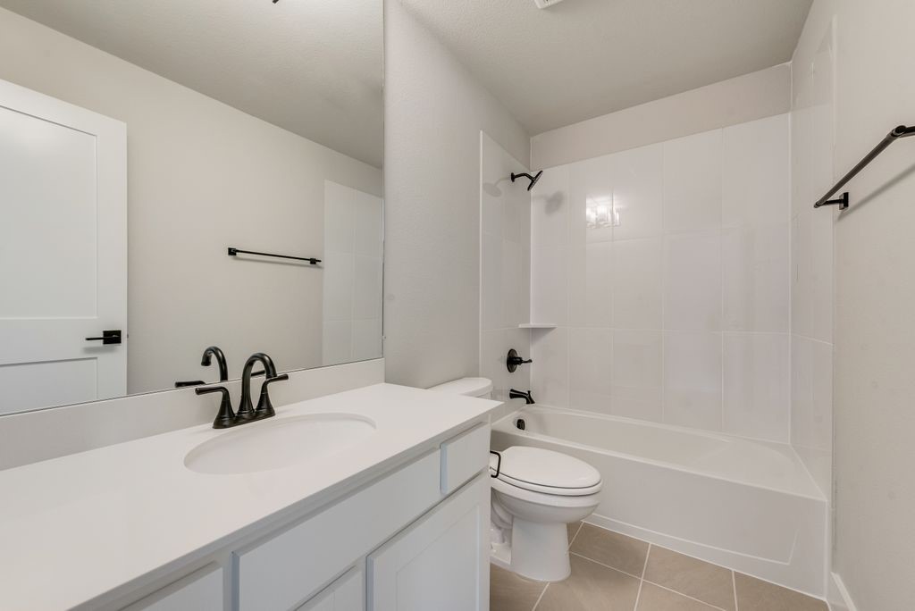 656 Blakelys Way Fate TX 75189