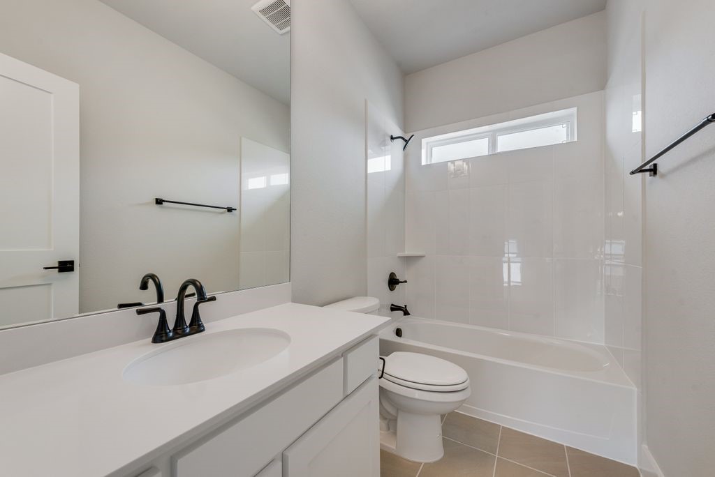 656 Blakelys Way Fate TX 75189