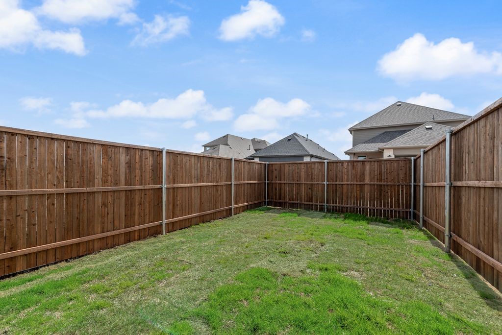 656 Blakelys Way Fate TX 75189