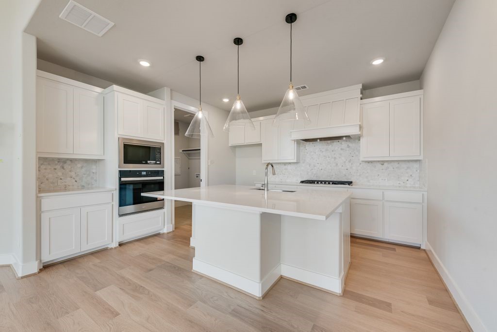 656 Blakelys Way Fate TX 75189