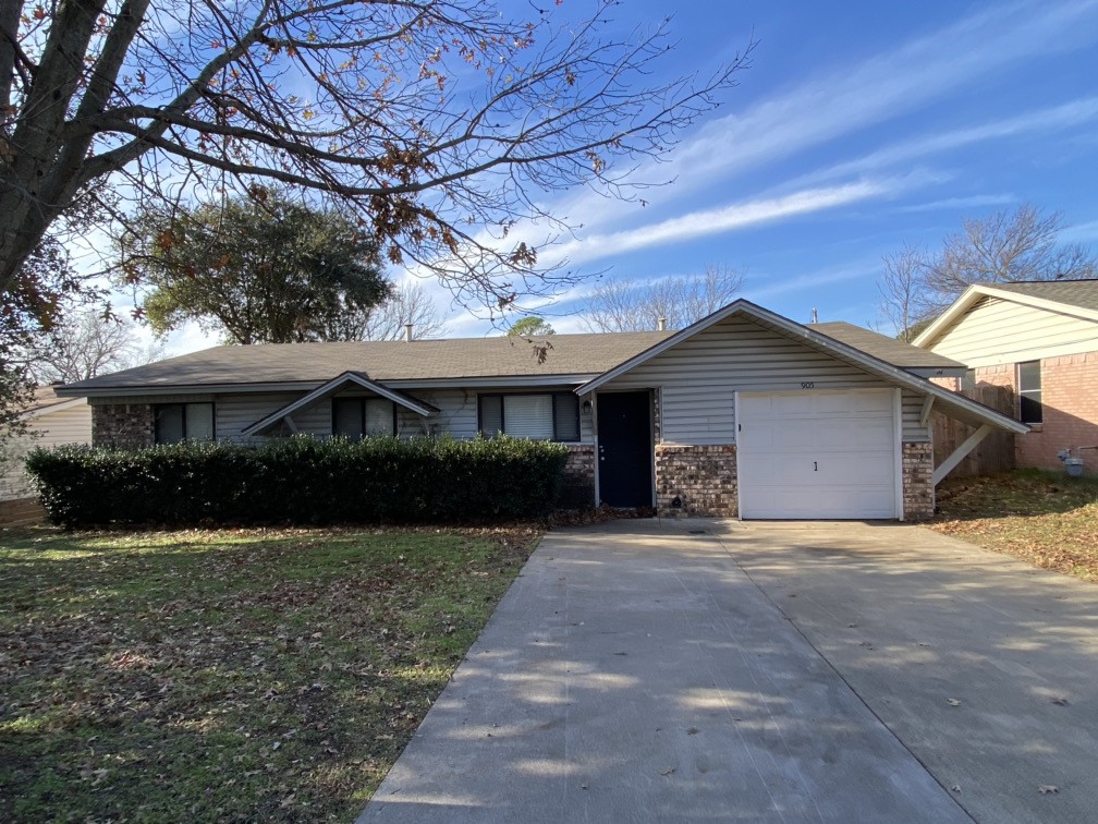905 Bryan Drive Bedford TX 76022