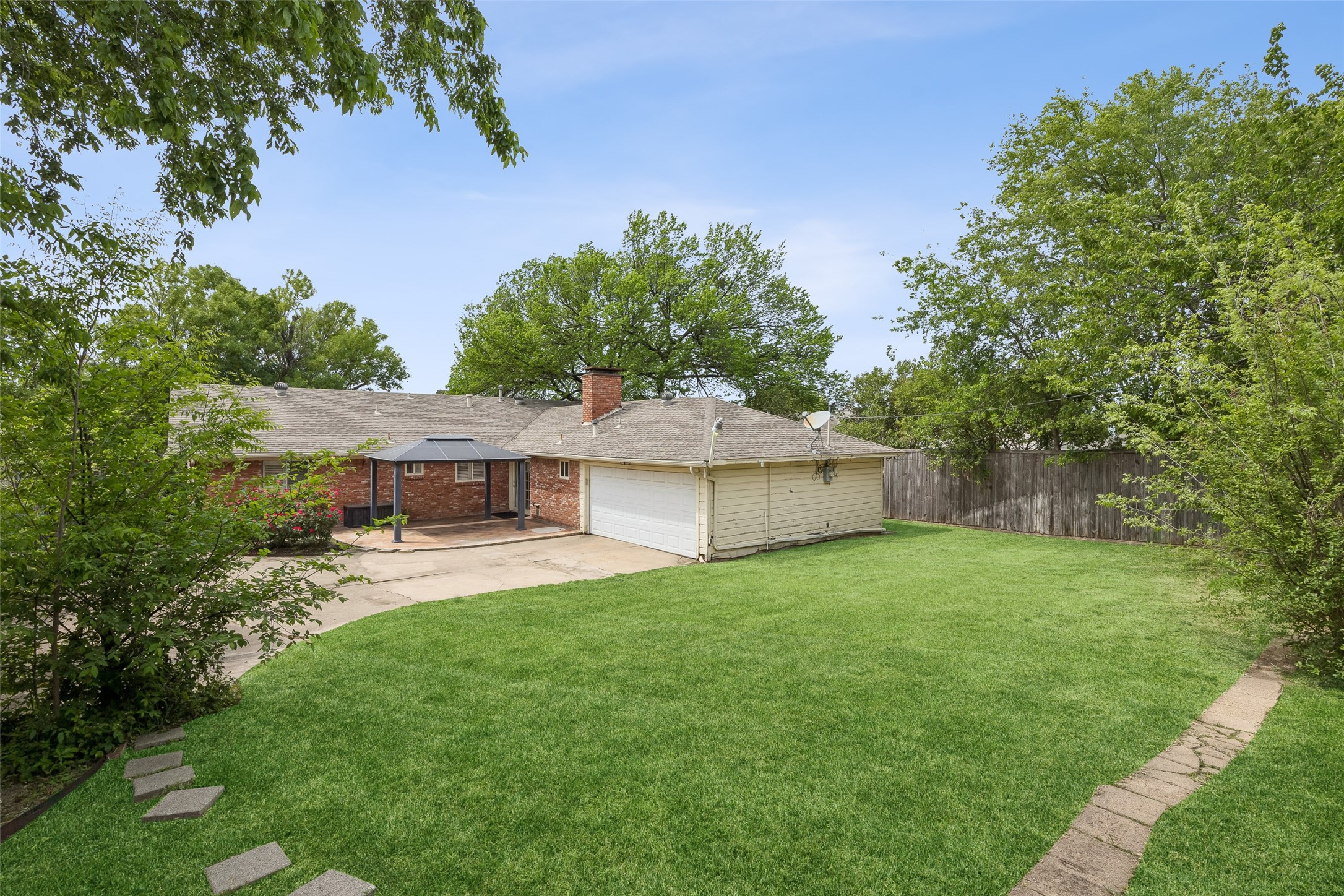 11016 Lathrop Drive Dallas TX 75229
