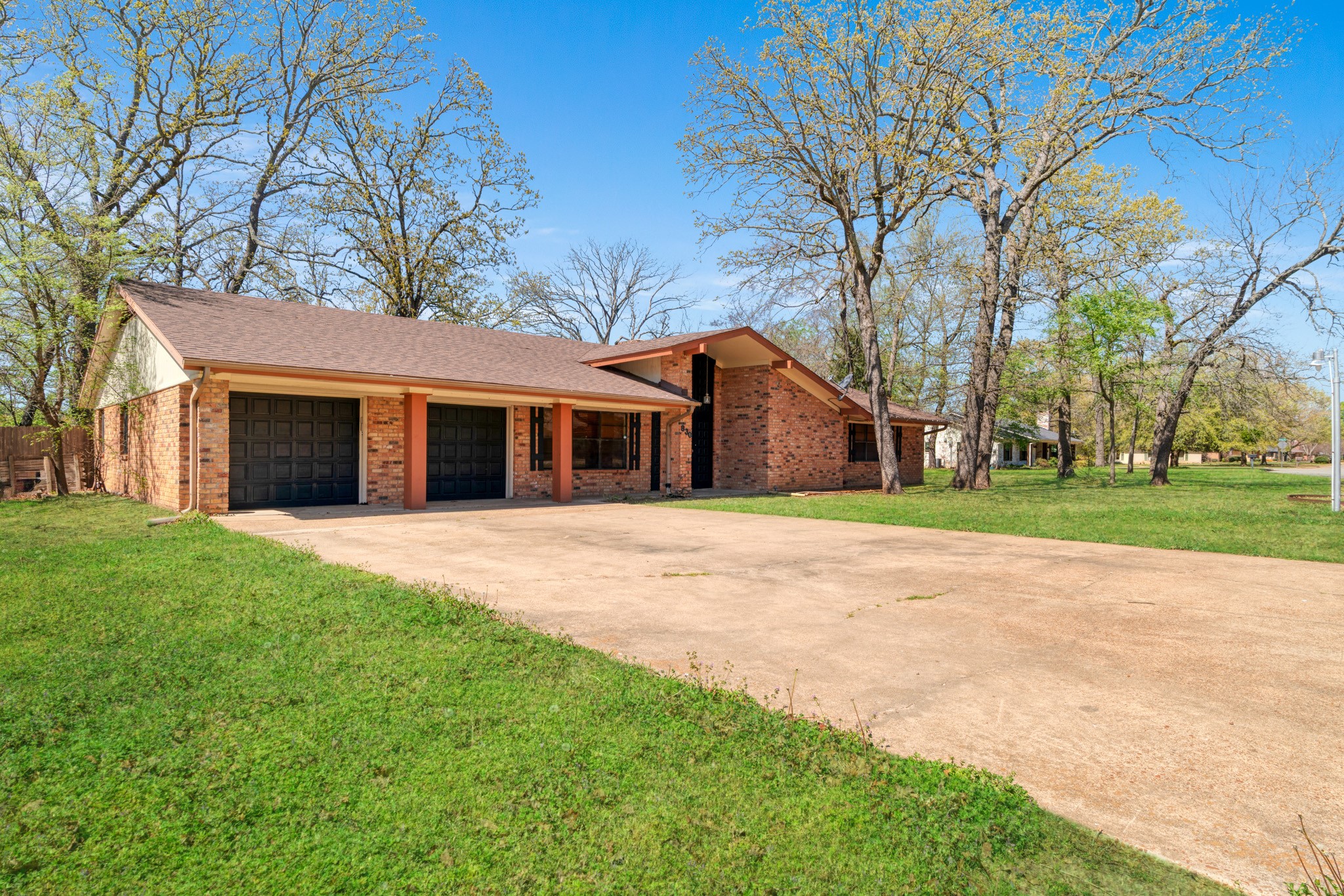 830 39th Street SE Paris TX 75462