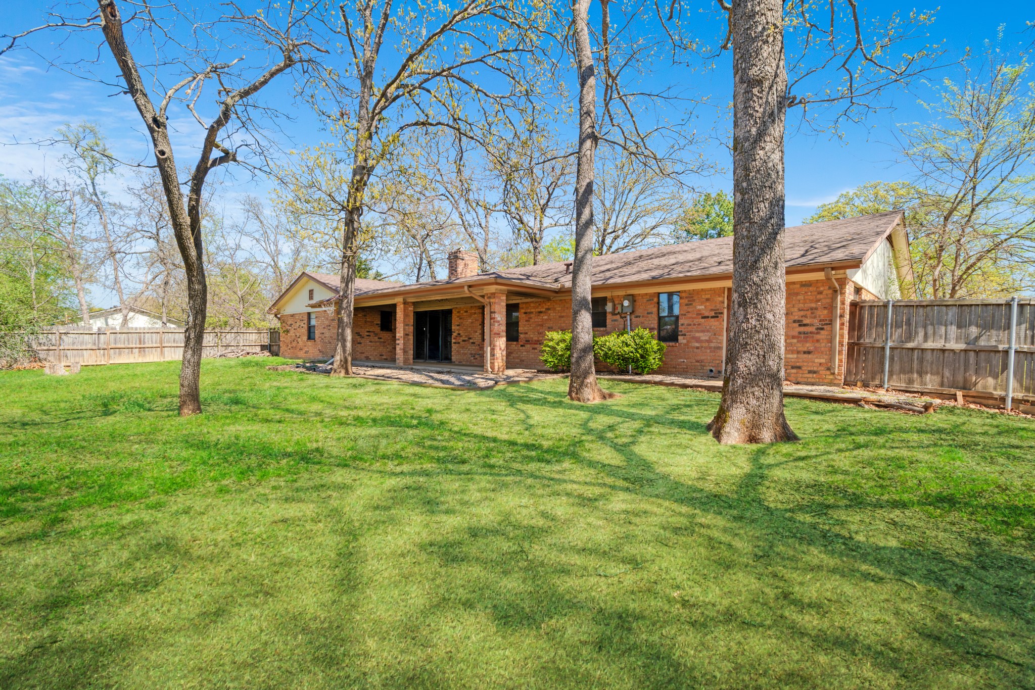 830 39th Street SE Paris TX 75462