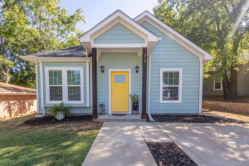 314 W Bond Street Denison TX 75020