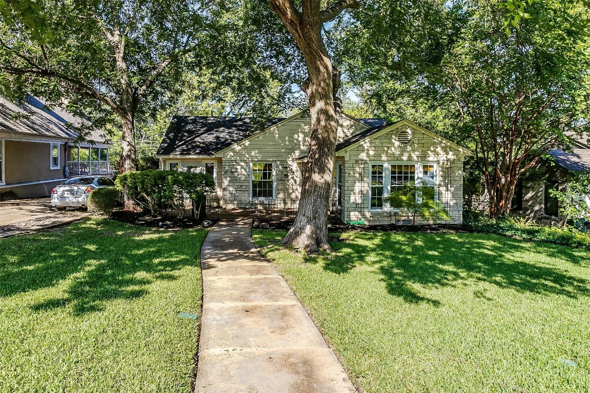 1531 Oak Knoll Street Dallas TX 75208