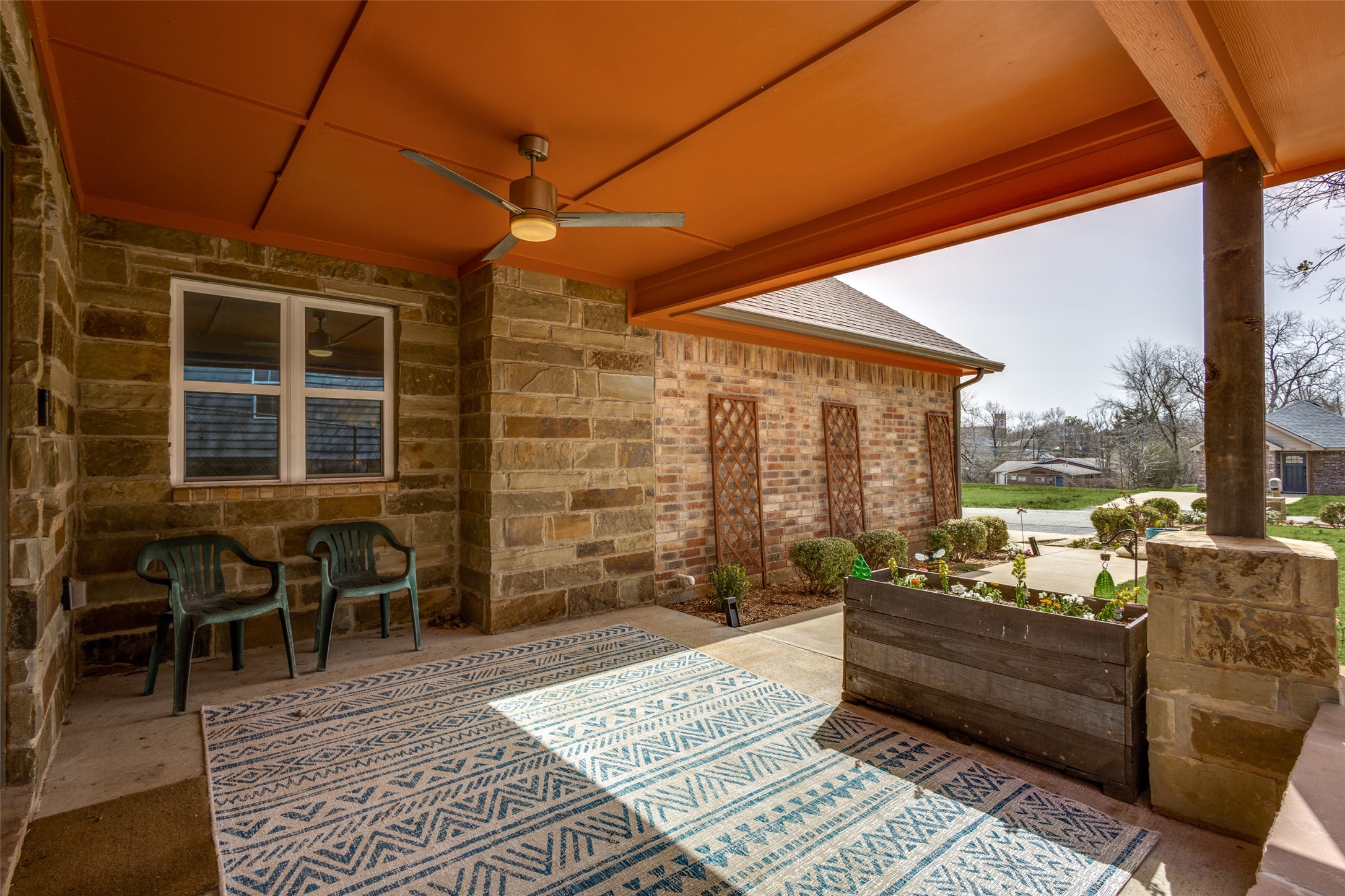 409 W Johnson Street Denison TX 75020