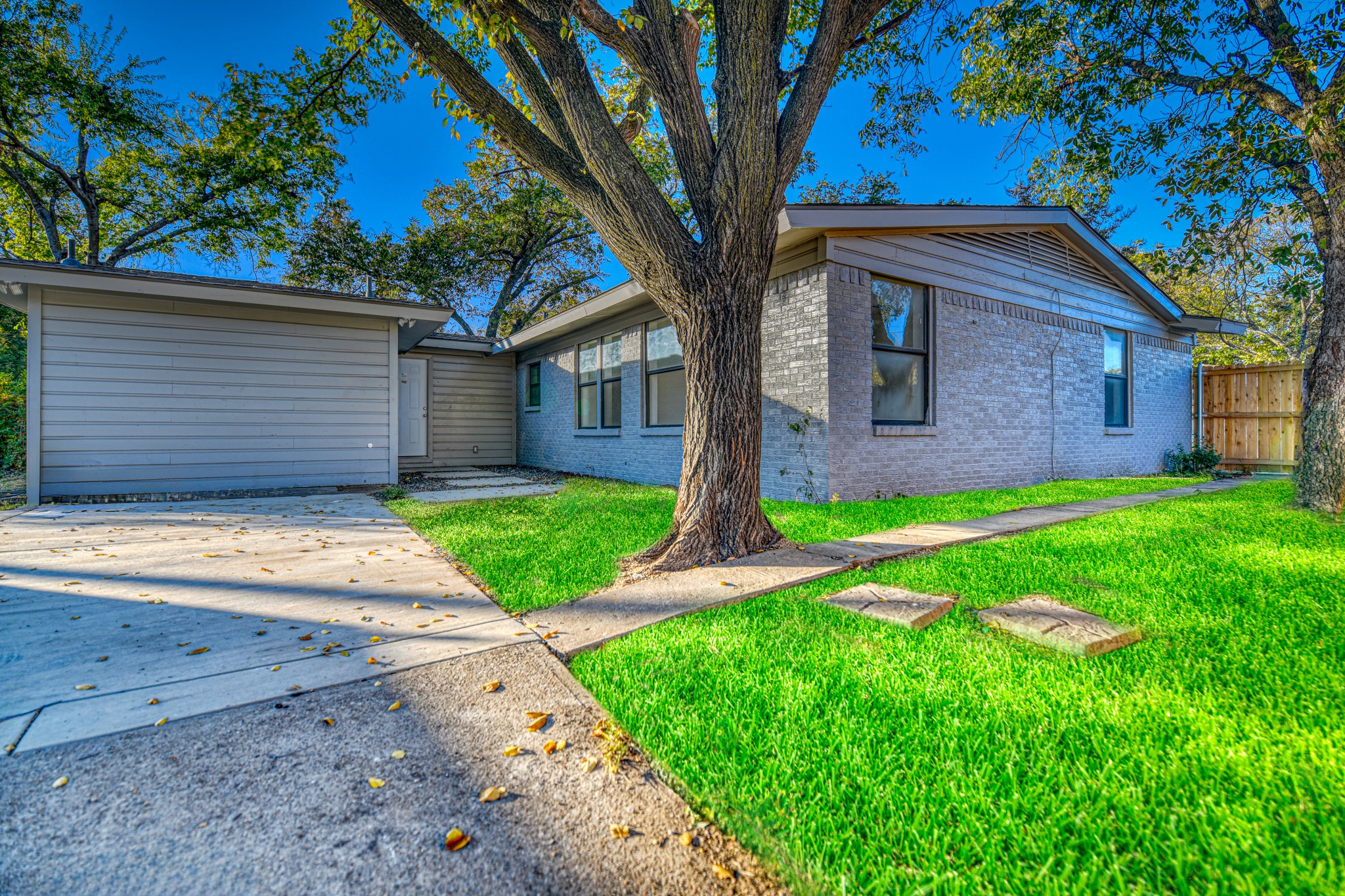 2370 San Marcus Avenue Dallas TX 75228