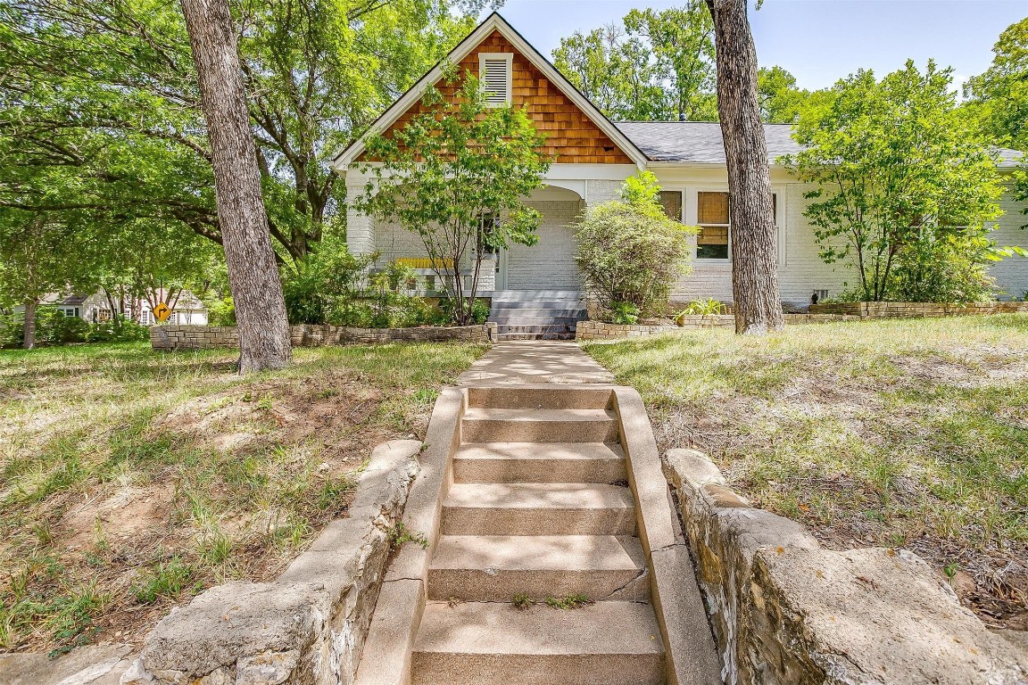 1400 Bluebonnet Drive Fort Worth TX 76111