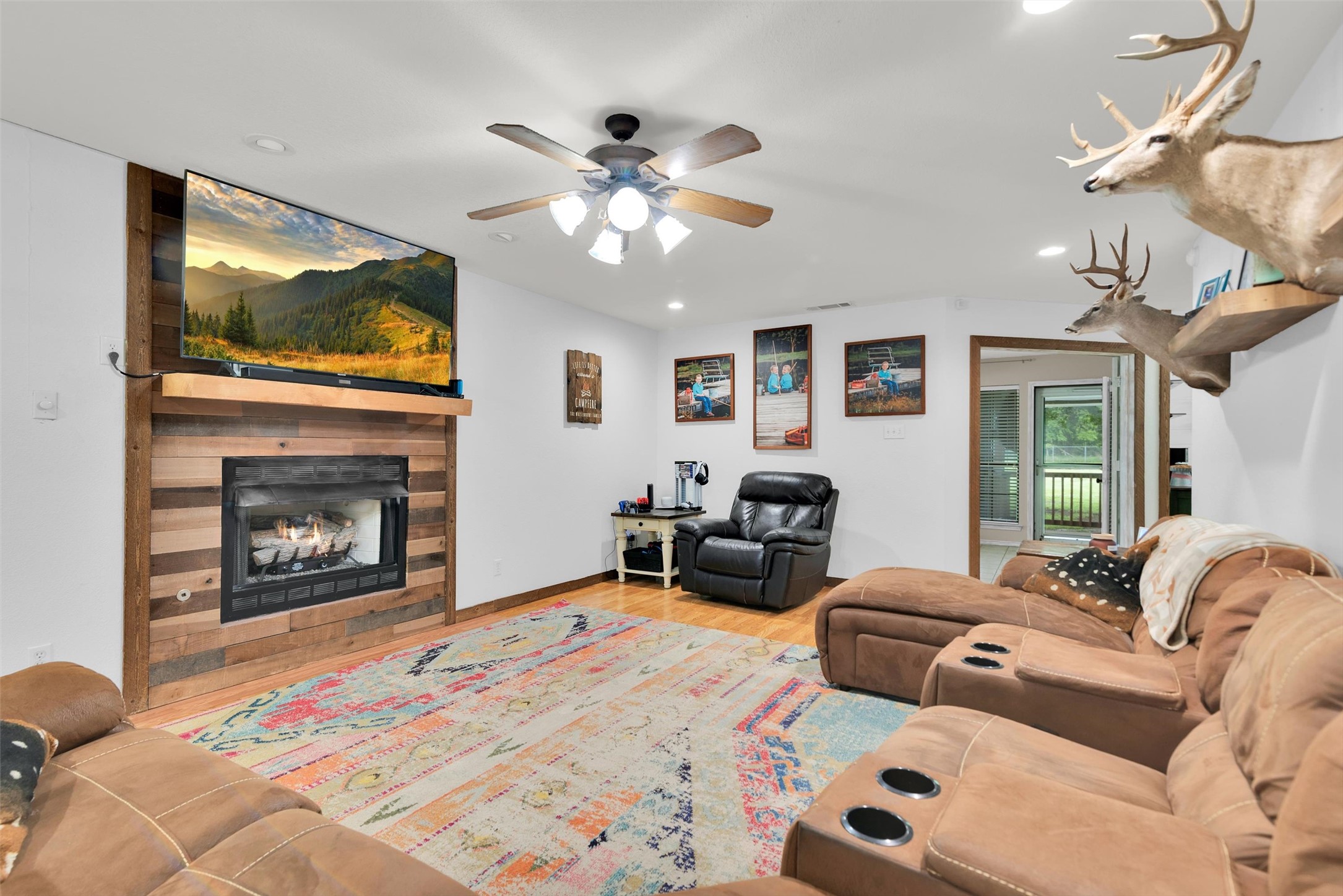 200 Pecan Street Ector TX 75439