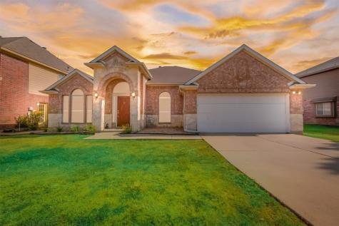 329 Stormydale Lane Fort Worth TX 76140