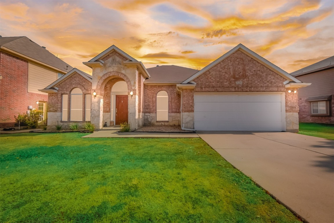 329 Stormydale Lane Fort Worth TX 76140