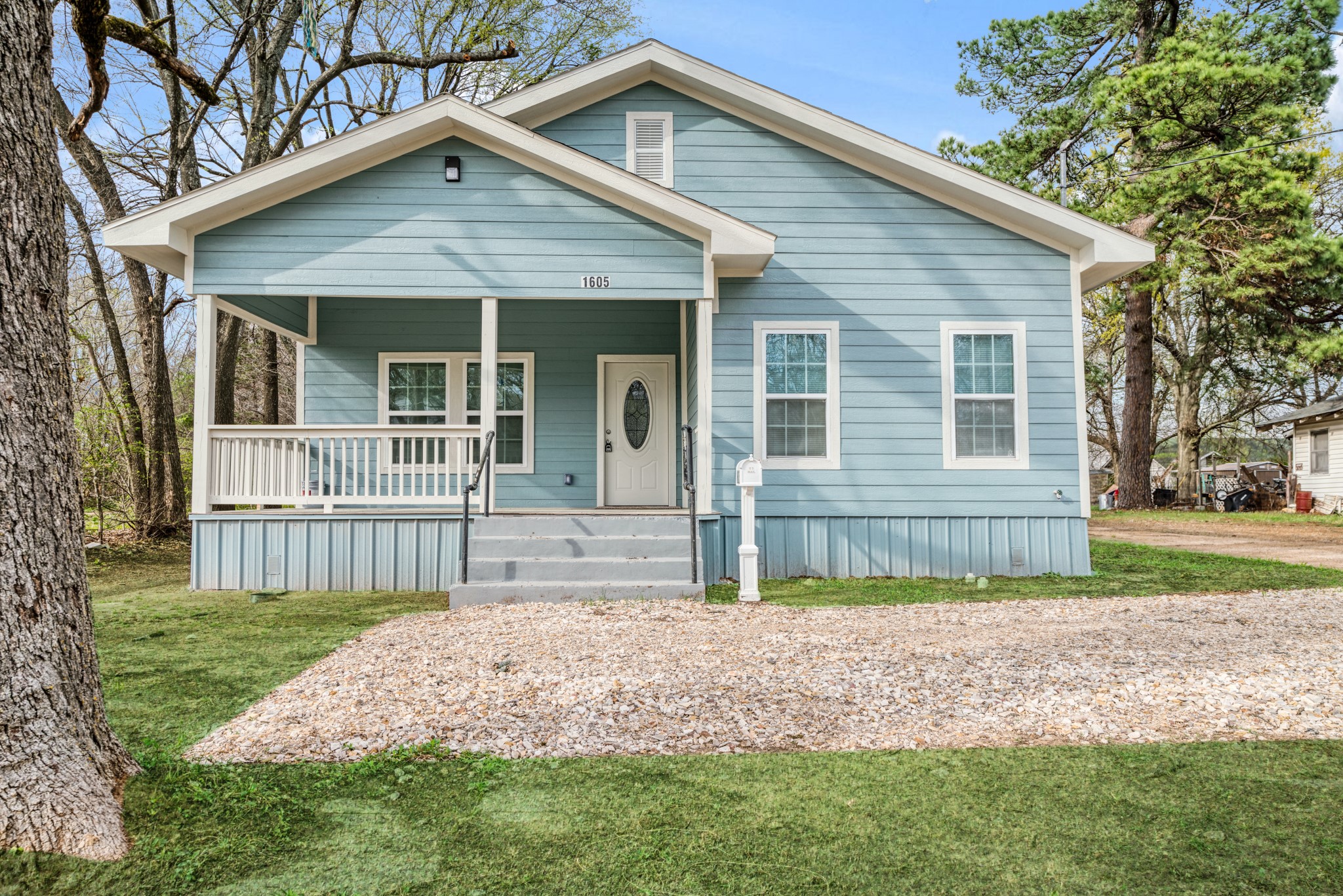 1605 Pine Bluff Street Paris TX 75460