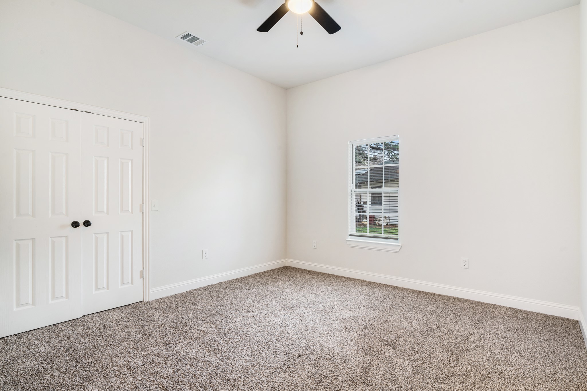 1605 Pine Bluff Street Paris TX 75460