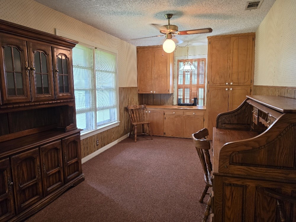 215 Woodard Avenue Cleburne TX 76033