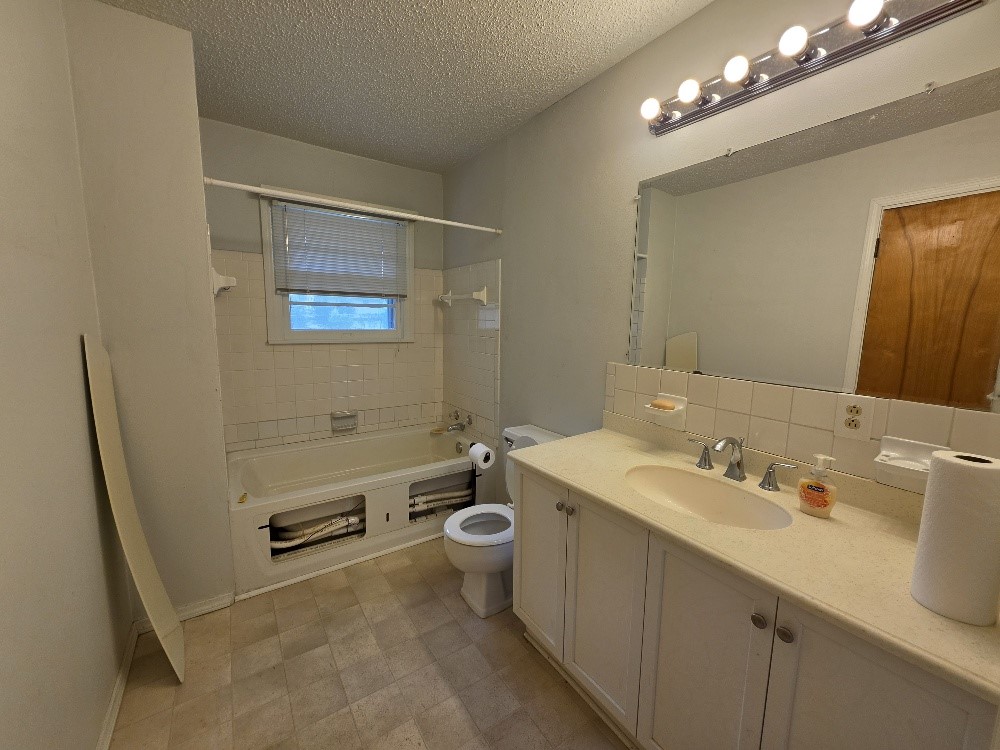 215 Woodard Avenue Cleburne TX 76033