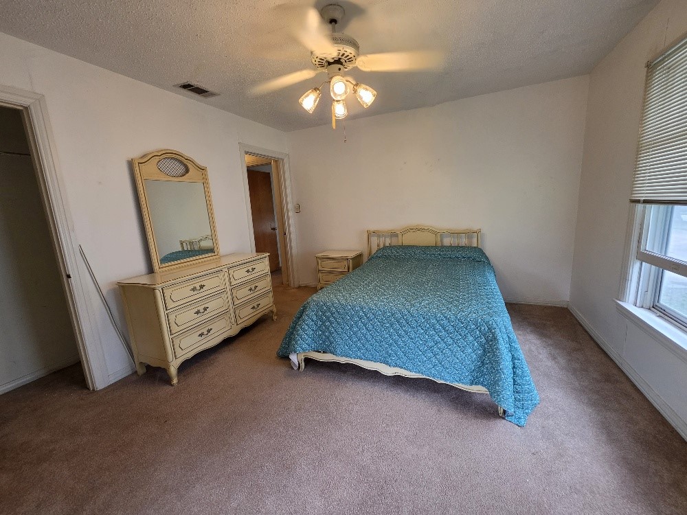 215 Woodard Avenue Cleburne TX 76033