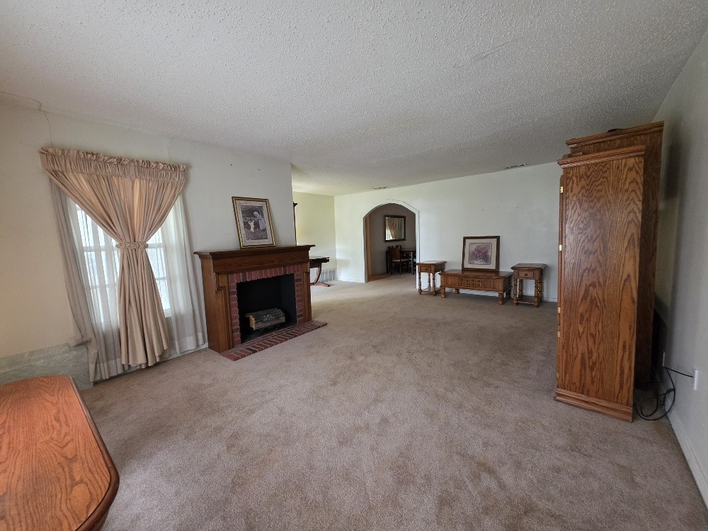 215 Woodard Avenue Cleburne TX 76033