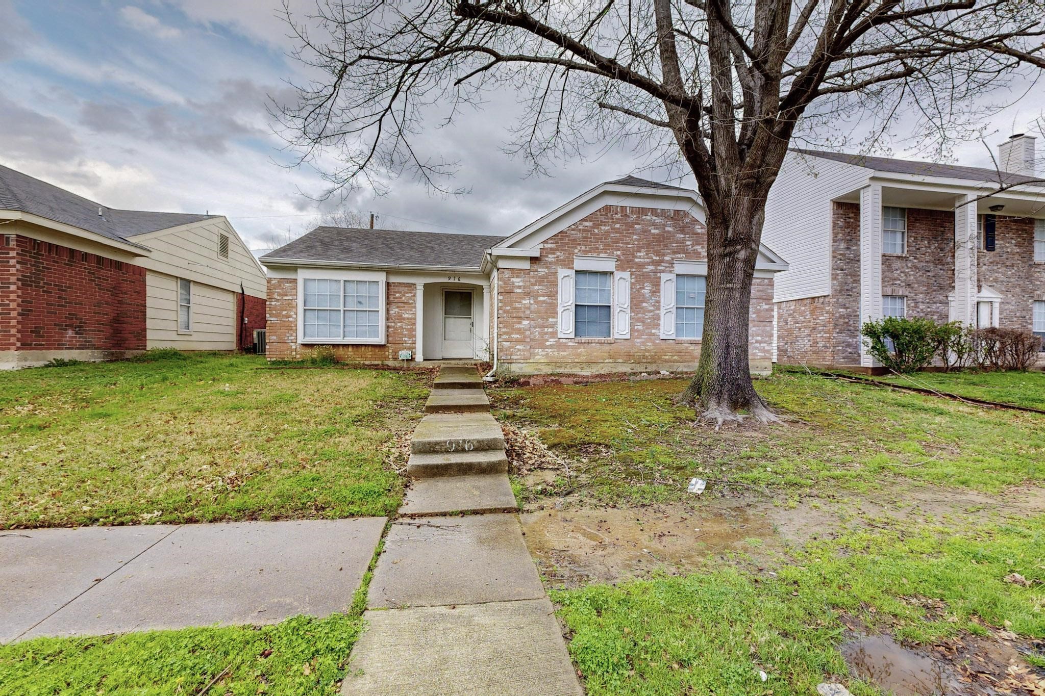 916 Brae Loch Drive Dallas TX 75217