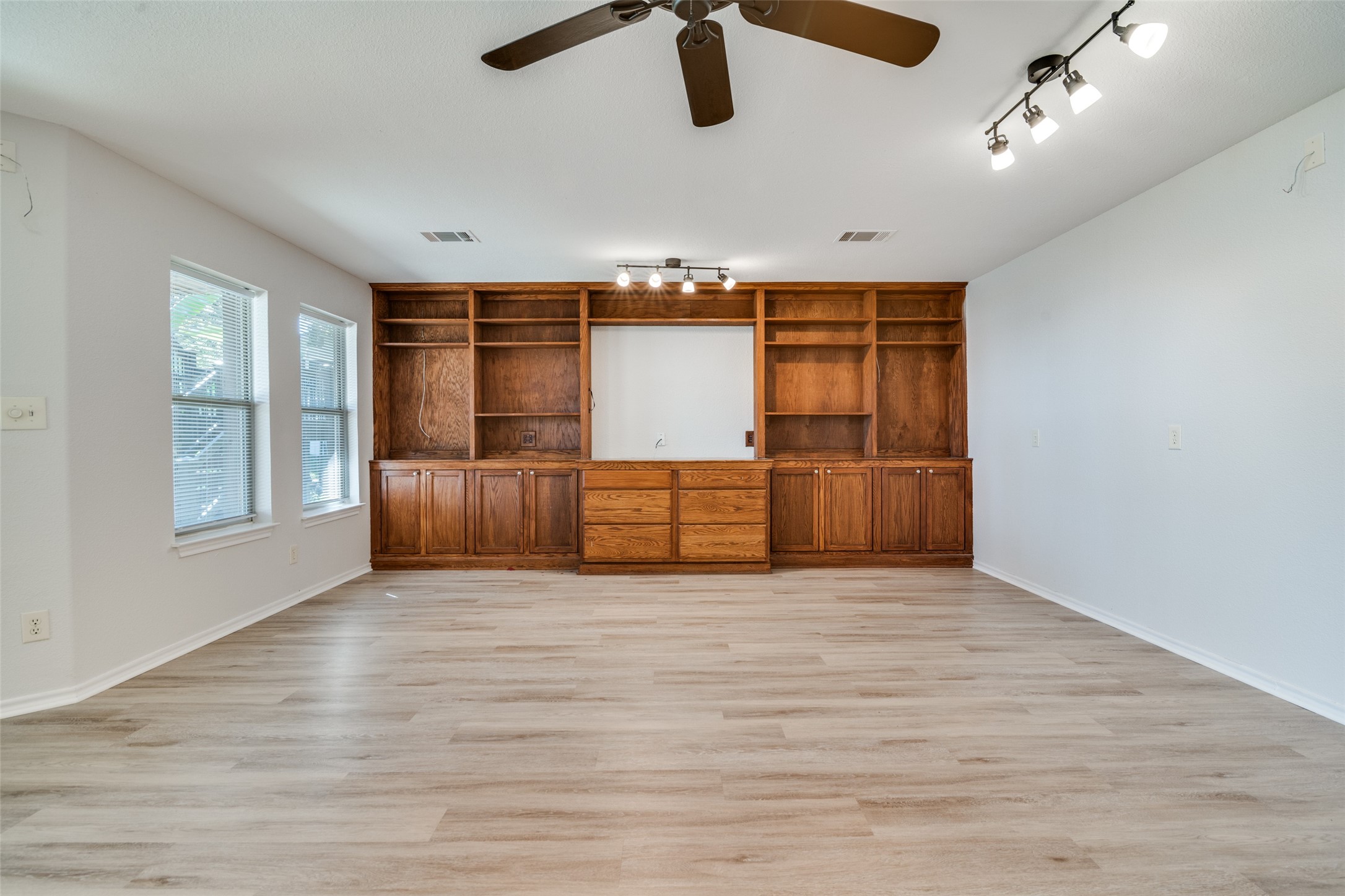 129 Little River Bend Mabank TX 75156