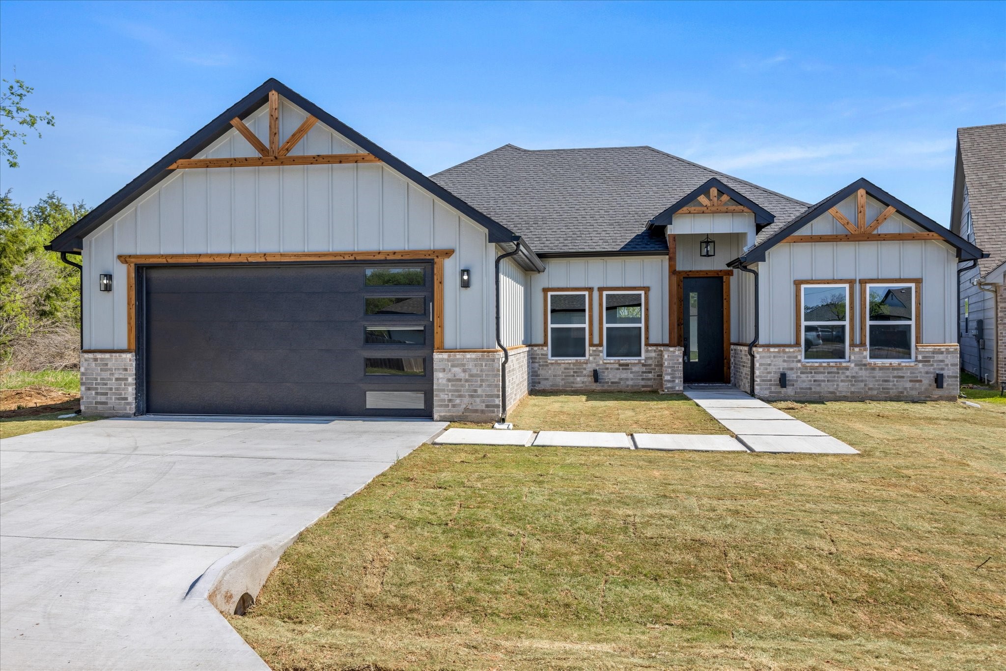 5607 Belaire Circle Granbury TX 76048