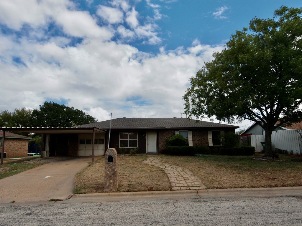 1905 Crawford Street Graham TX 76450