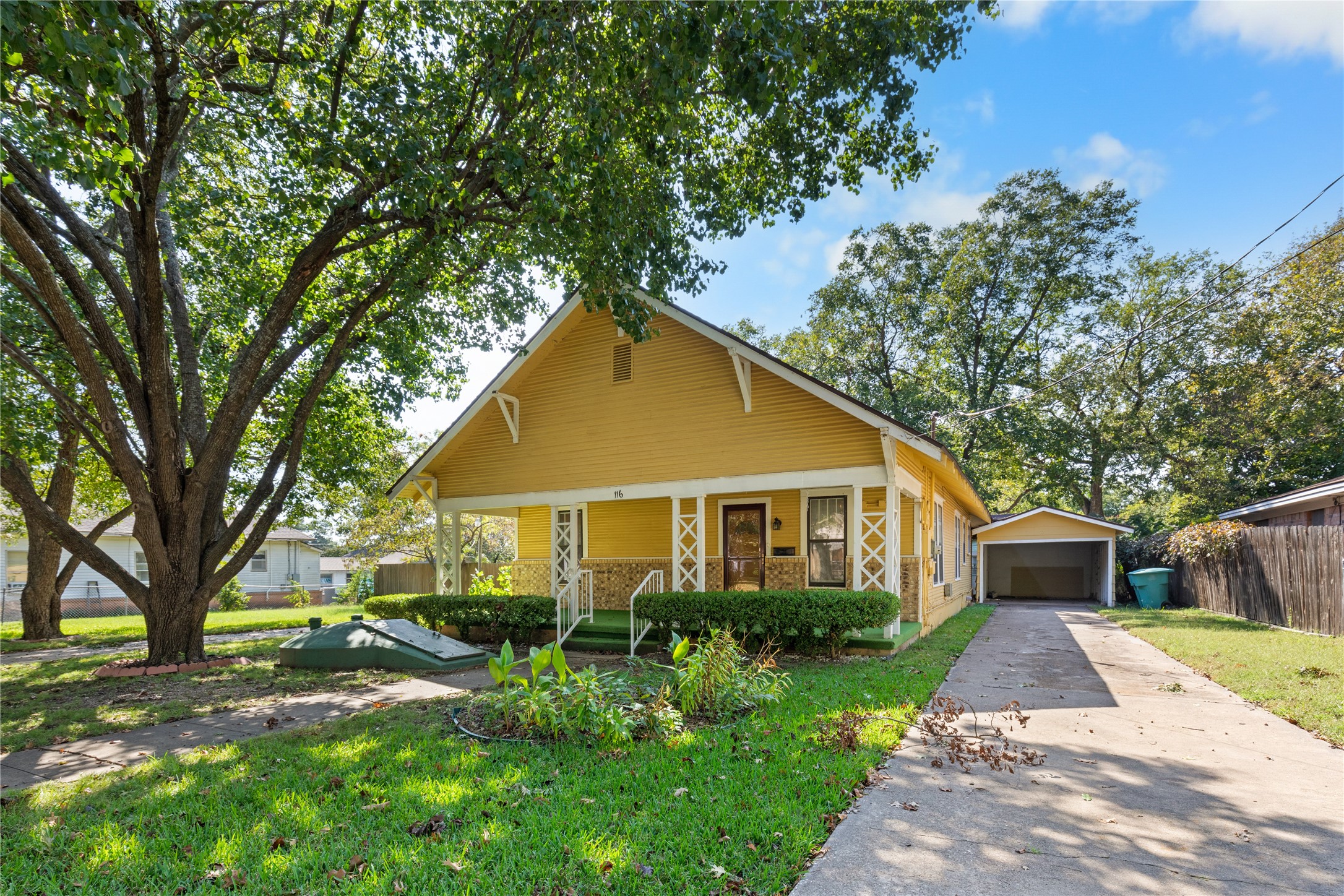 116 S Bryant Avenue Sherman TX 75092