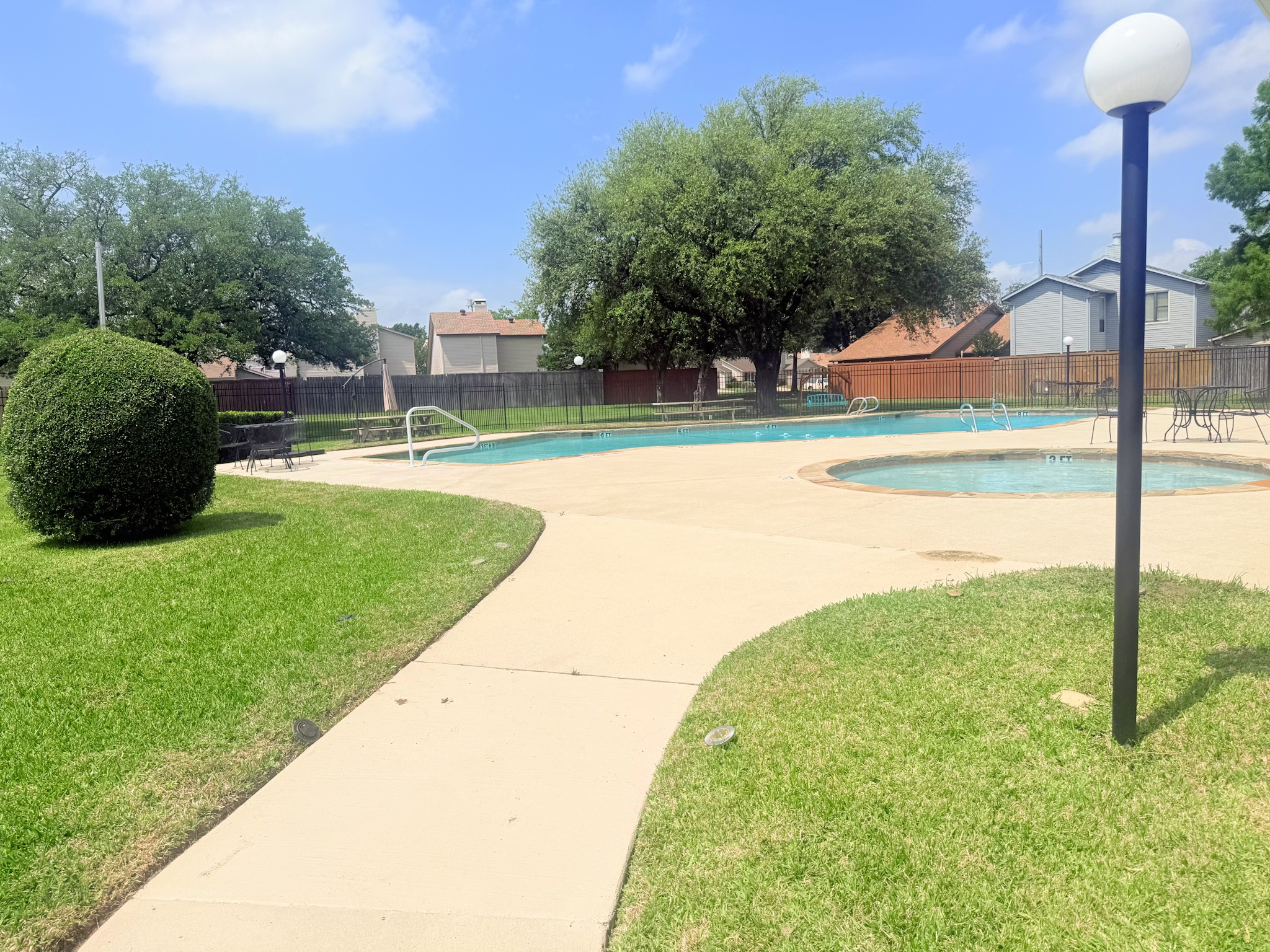 5006 Palo Alto Drive Garland TX 75043