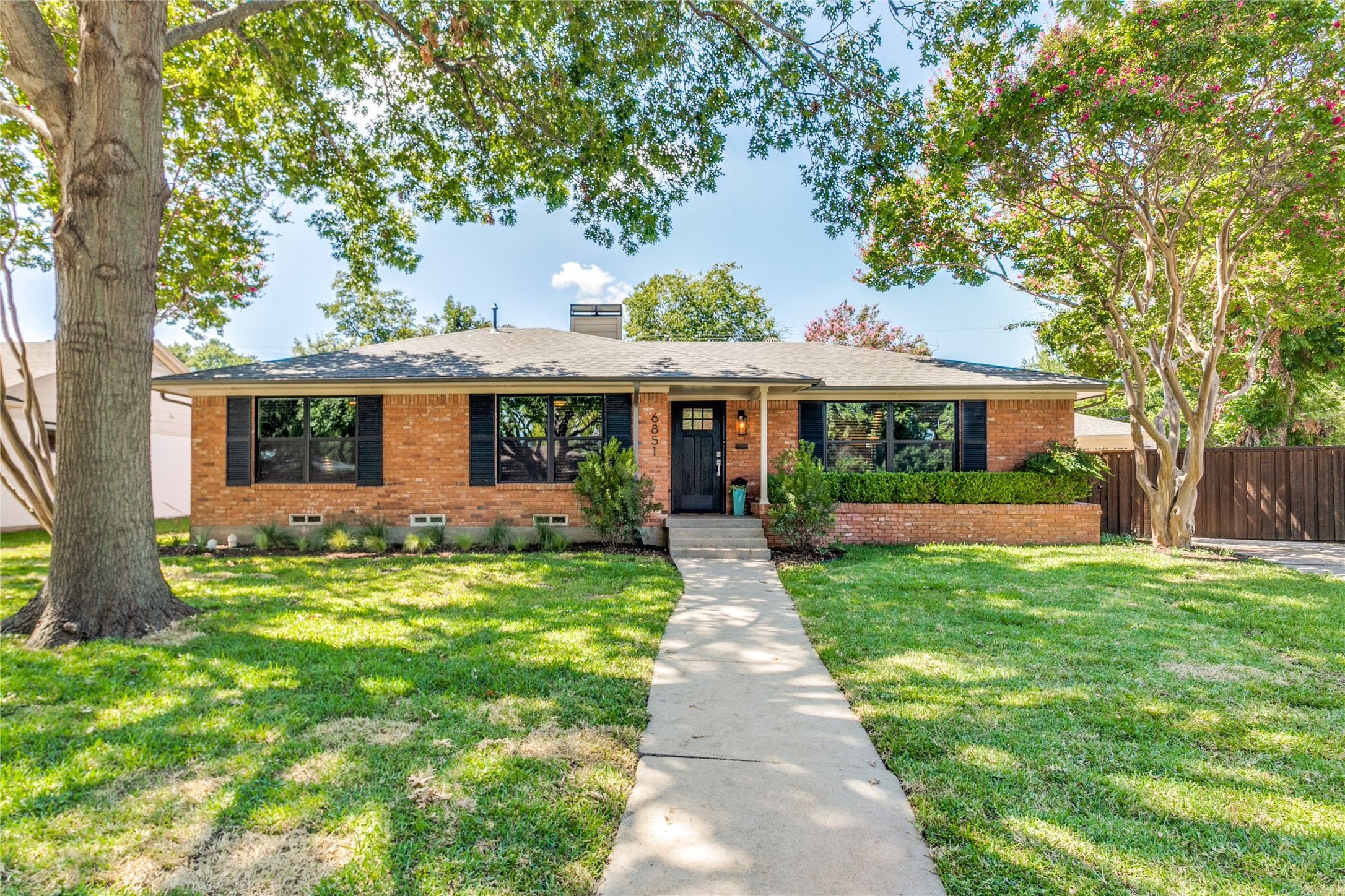 6851 Winchester Street Dallas TX 75231
