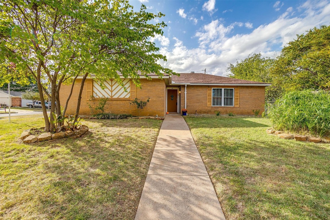 401 Berkshire Drive Burleson TX 76028