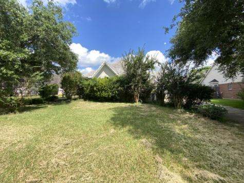 220 Woodchase Drive Victoria TX 77904