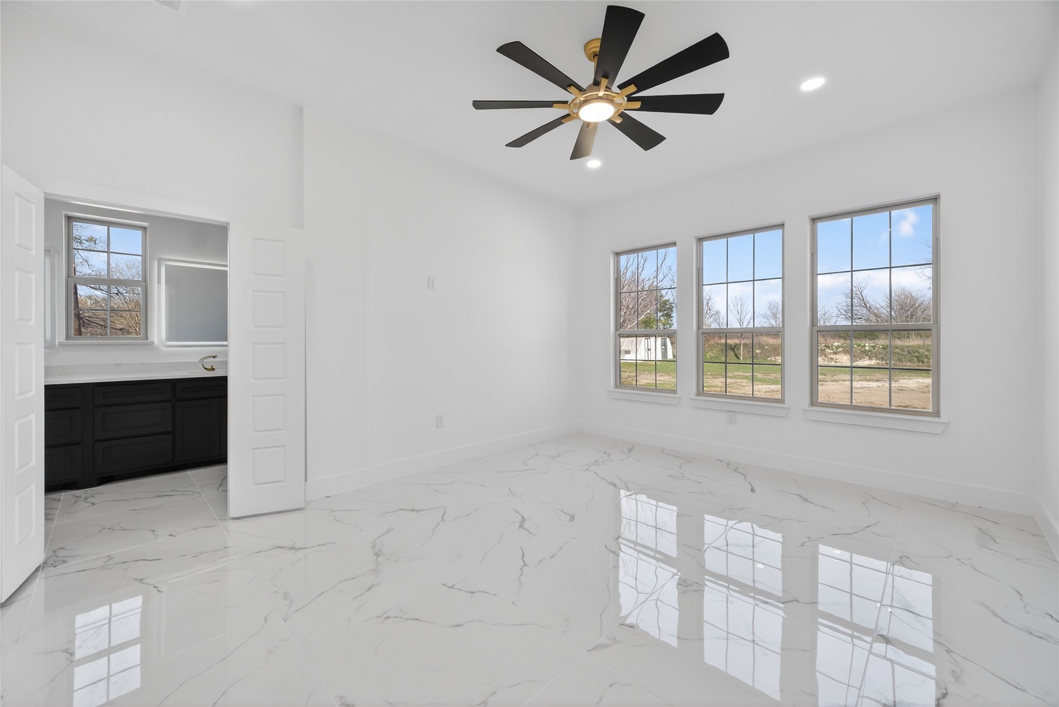 1530 S Houston School Road Lancaster TX 75146