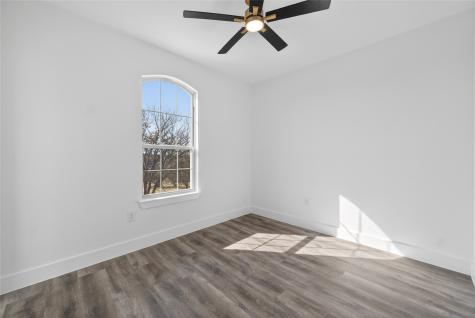 1530 S Houston School Road Lancaster TX 75146