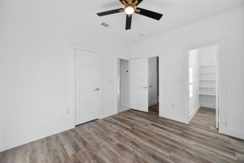 1530 S Houston School Road Lancaster TX 75146