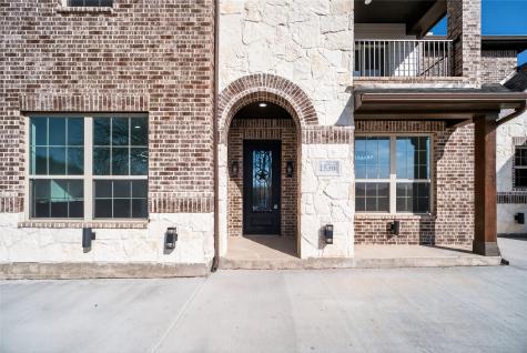 1530 S Houston School Road Lancaster TX 75146
