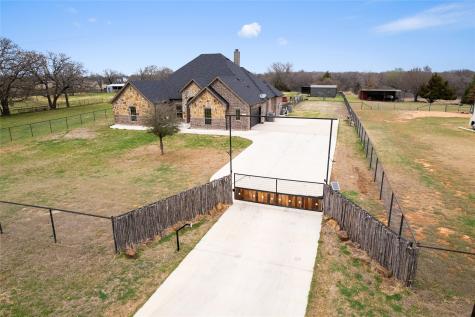 294 County Road 3386 Paradise TX 76073