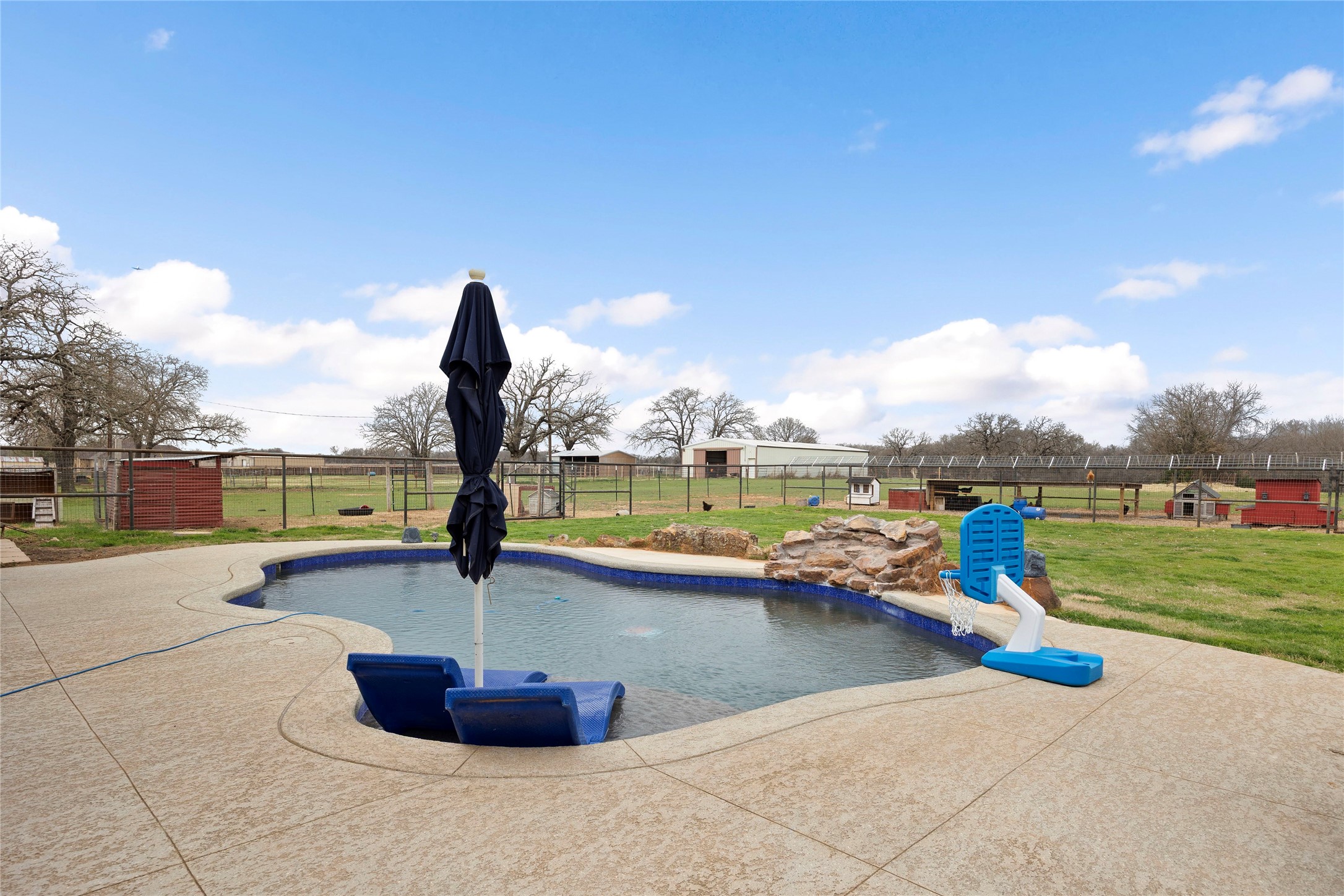 294 County Road 3386 Paradise TX 76073