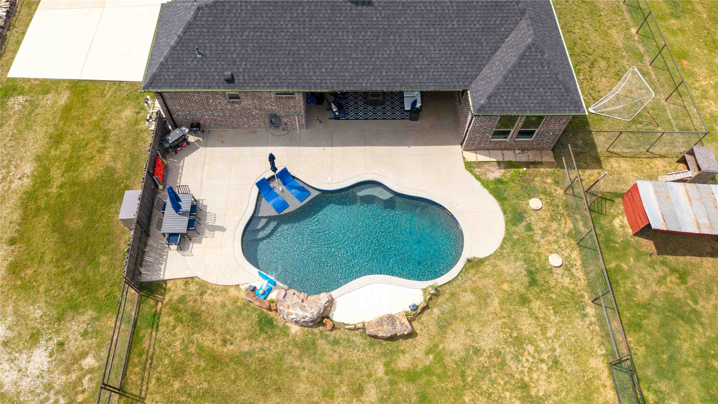 294 County Road 3386 Paradise TX 76073