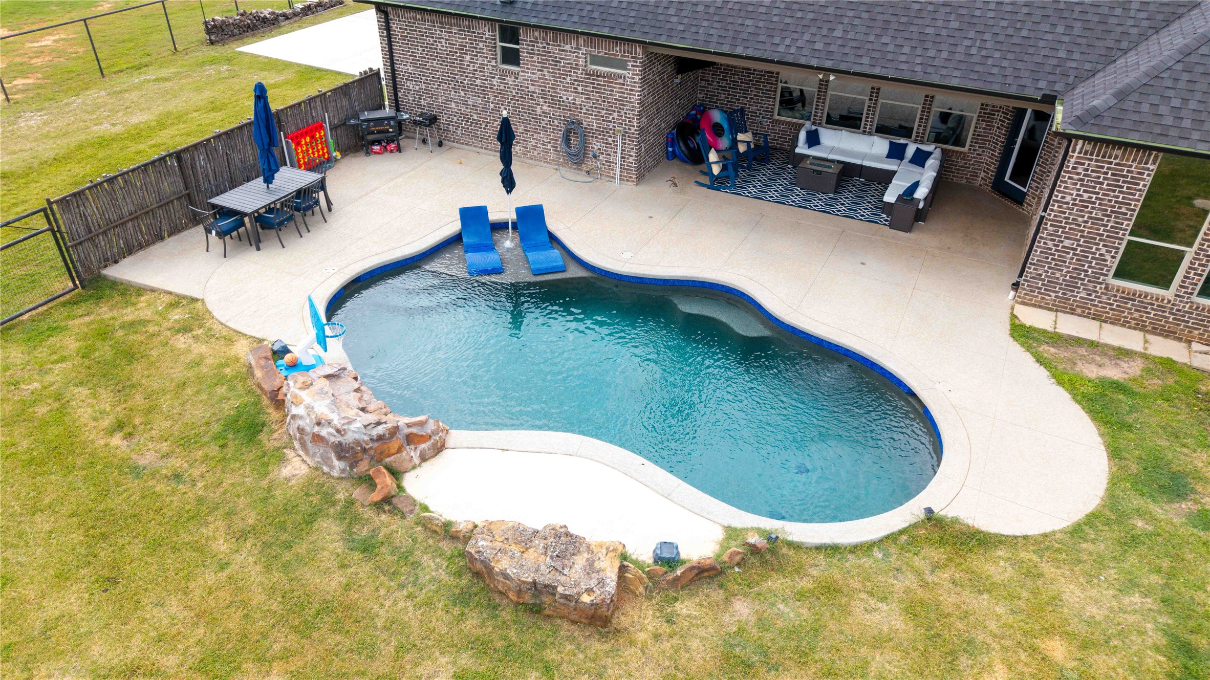 294 County Road 3386 Paradise TX 76073