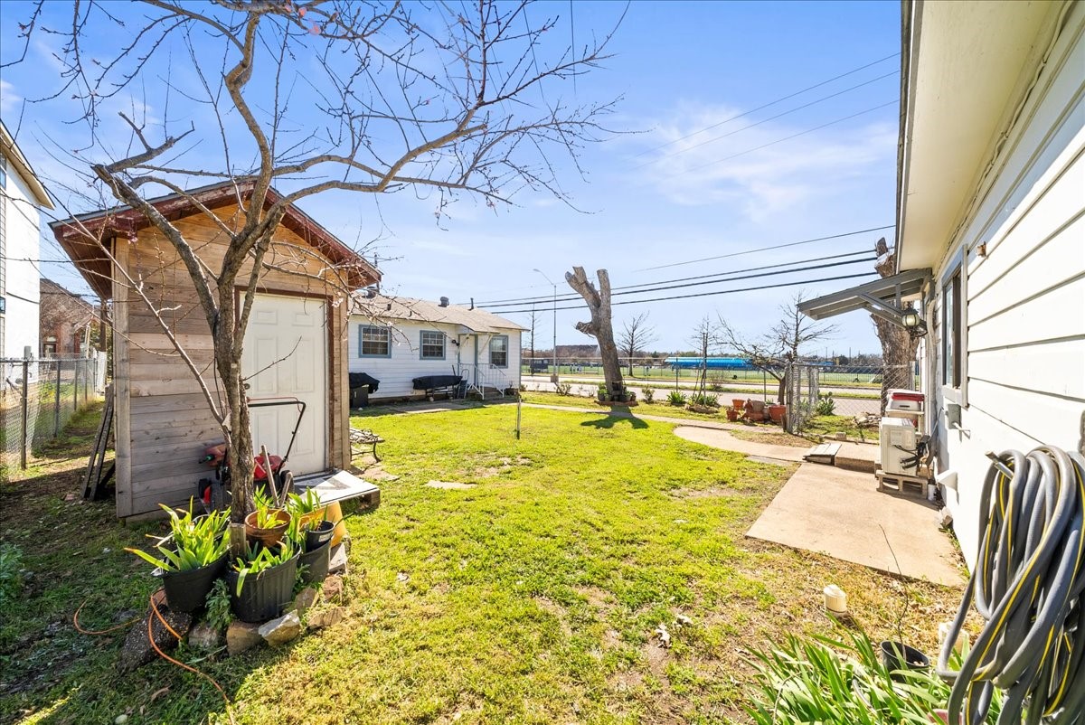 4203 Bonham Street Dallas TX 75229