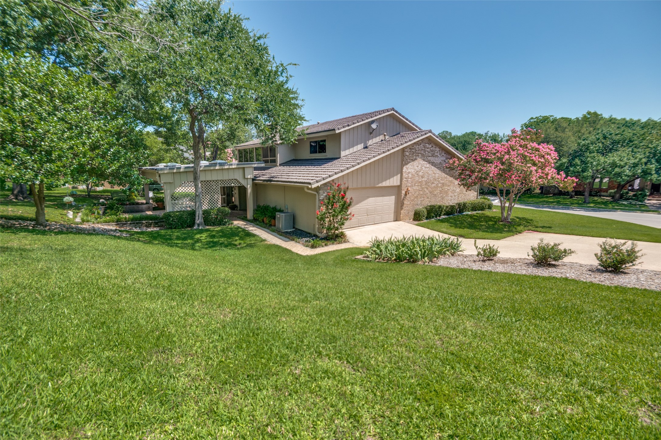 100 La Paz Court Irving TX 75062