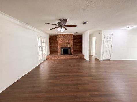 1014 Yvonne Drive Joshua TX 76058