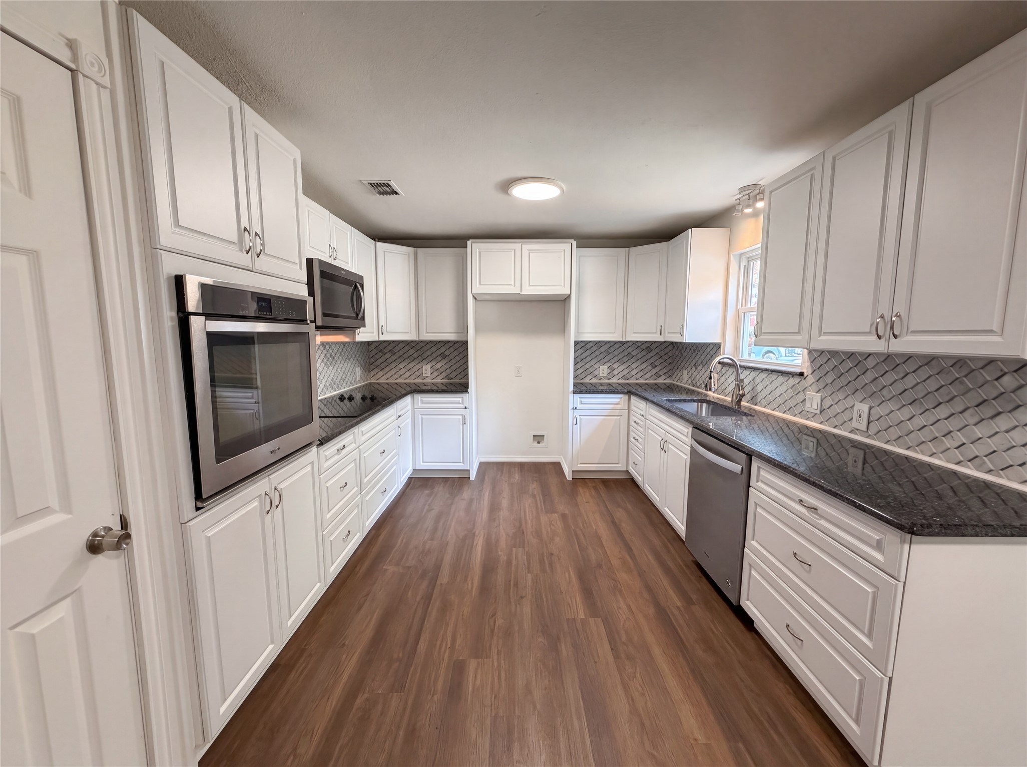 1014 Yvonne Drive Joshua TX 76058