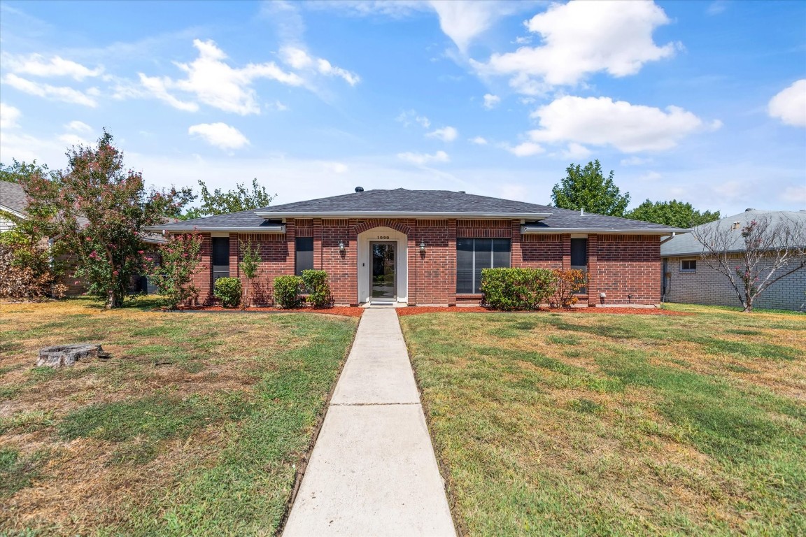 1229 Devonshire Lane Mesquite TX 75150