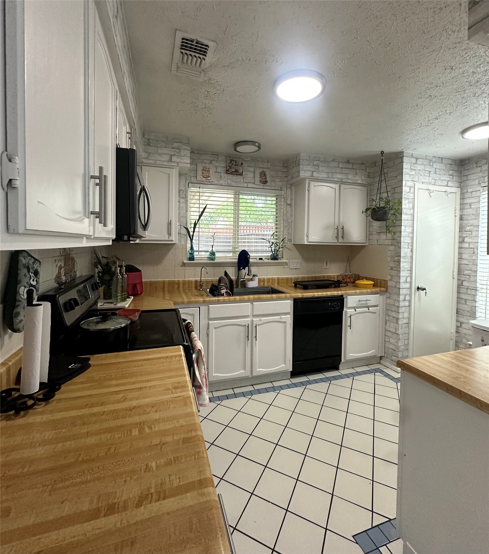 2317 Springridge Drive Arlington TX 76014