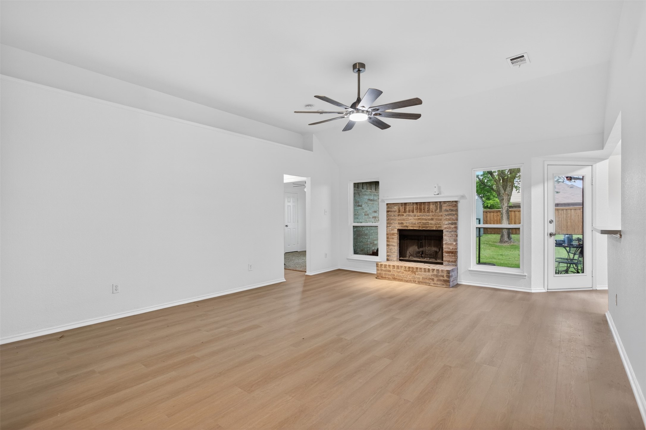 728 Grandview Avenue Seagoville TX 75159
